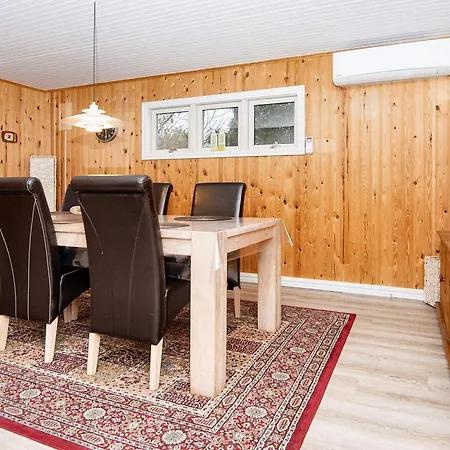 6 Person Holiday In Tarm