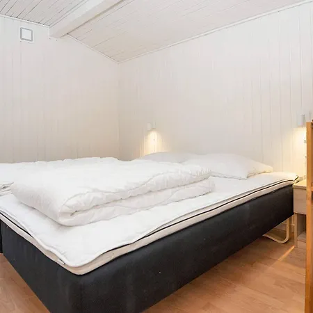 6 Person Holiday In