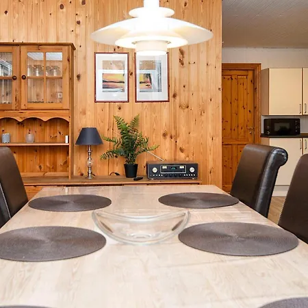 6 Person Holiday In *